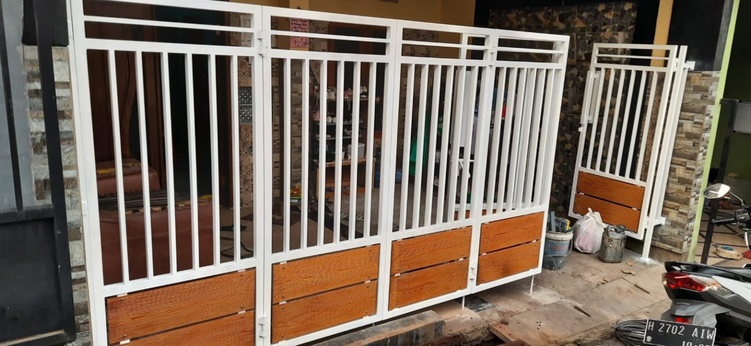 Pintu Pagar Lipat Minimalis Motif Kalsiplank Semarang